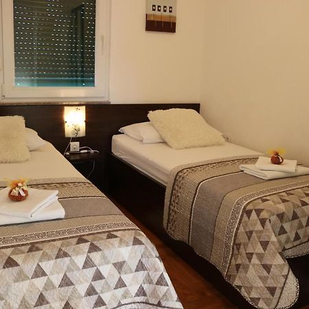 Apartments Marina Vodice Esterno foto