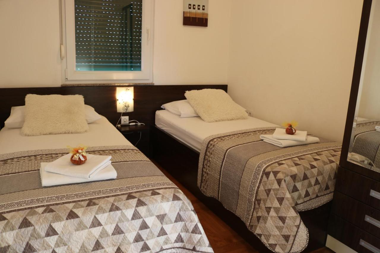 Apartments Marina Vodice Esterno foto