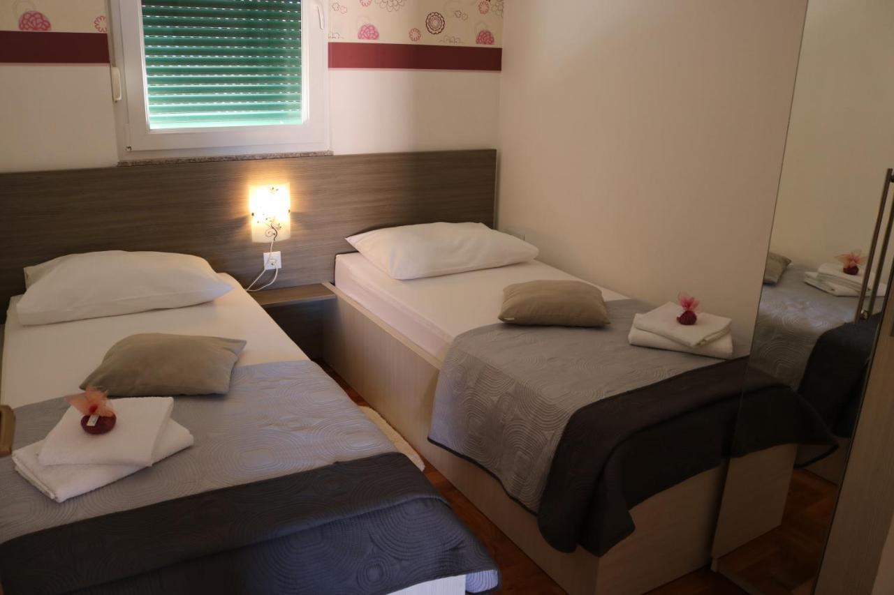 Apartments Marina Vodice Esterno foto