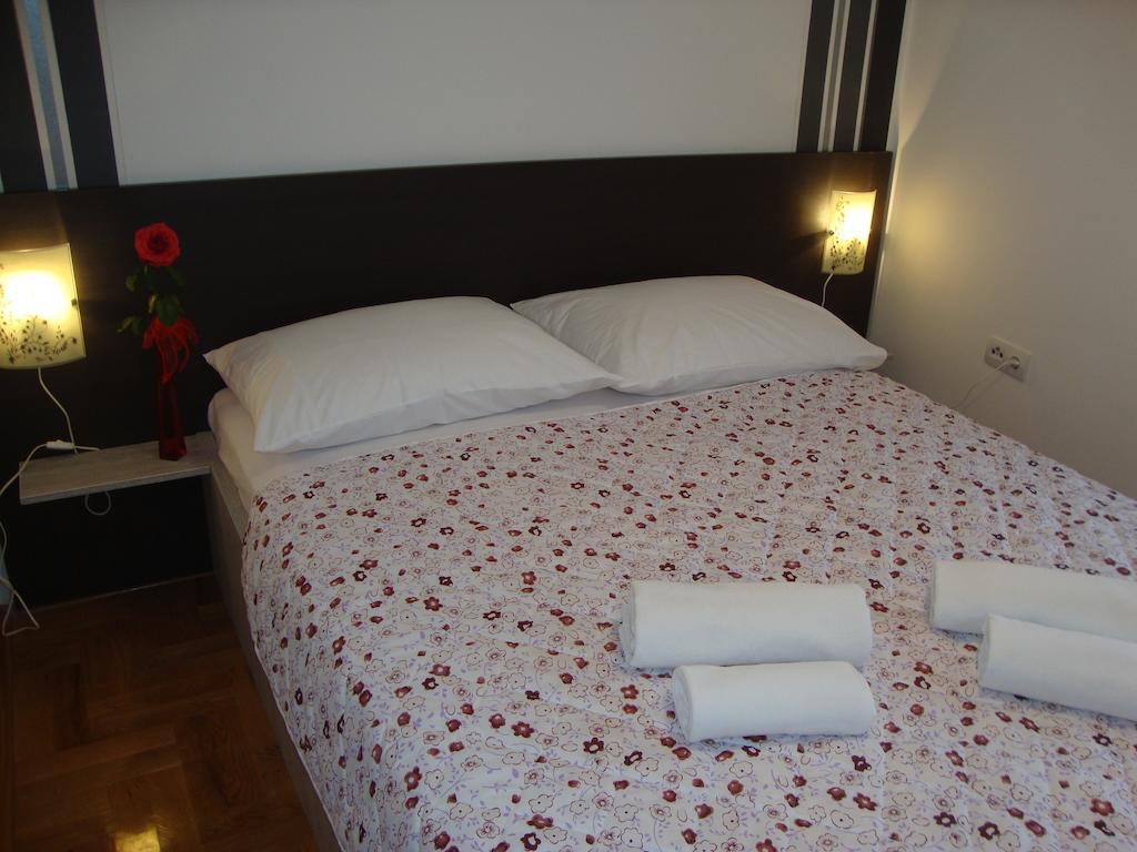 Apartments Marina Vodice Esterno foto