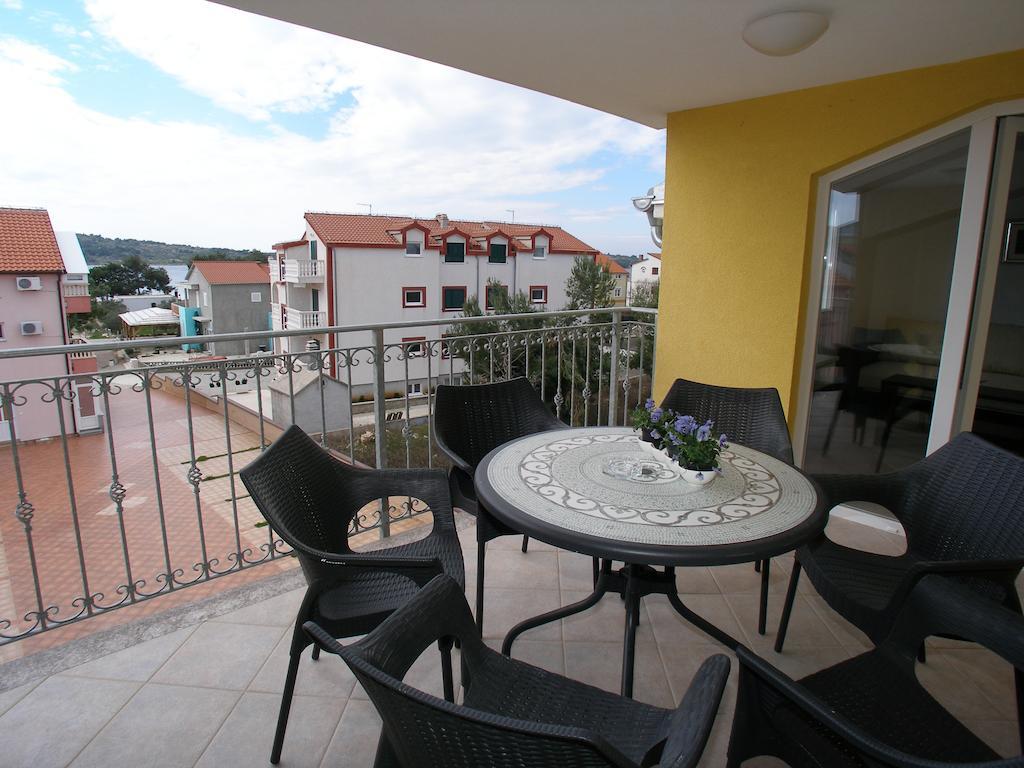 Apartments Marina Vodice Esterno foto