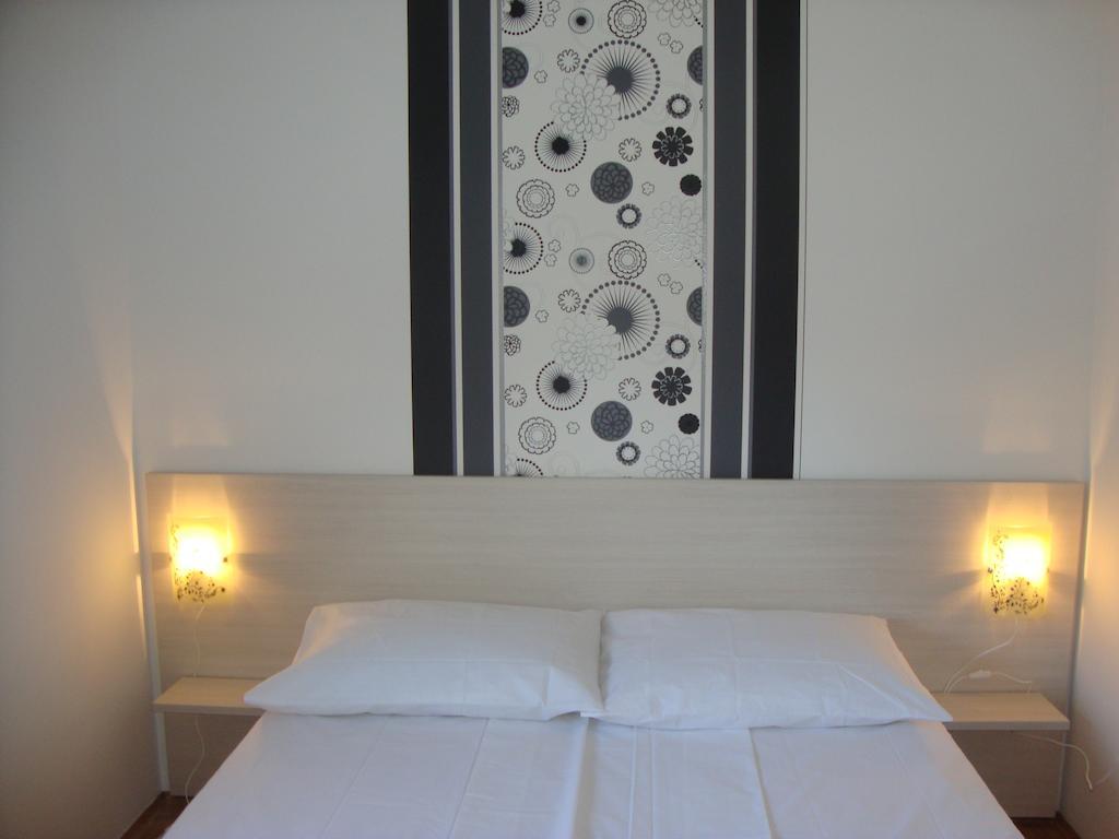 Apartments Marina Vodice Esterno foto